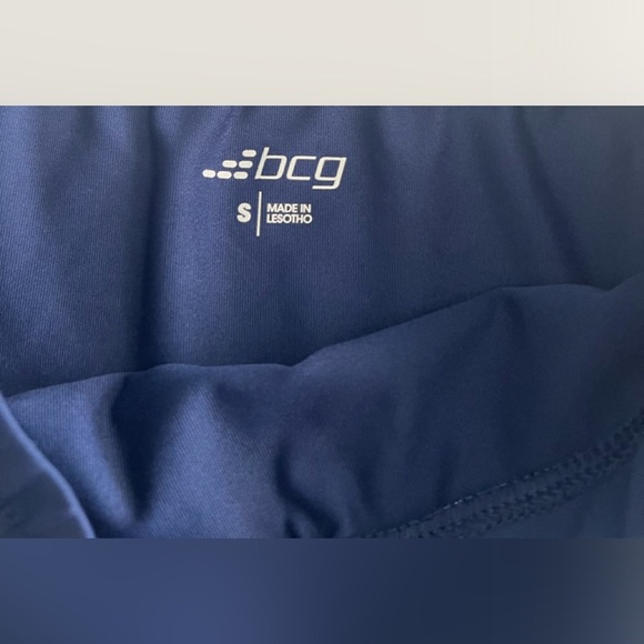 Girls navy athletic shorts Size Small - Picture 3 of 4